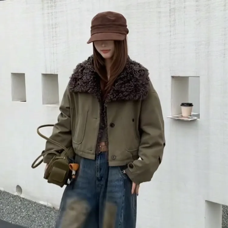 拉夏贝尔轻奢2025冬季新款韩版翻领夹棉派克服女短款加厚保暖外套