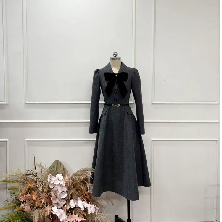 拉夏贝尔25年秋冬新款气质时尚显瘦长袖修身长款连衣裙 10698 YQJ