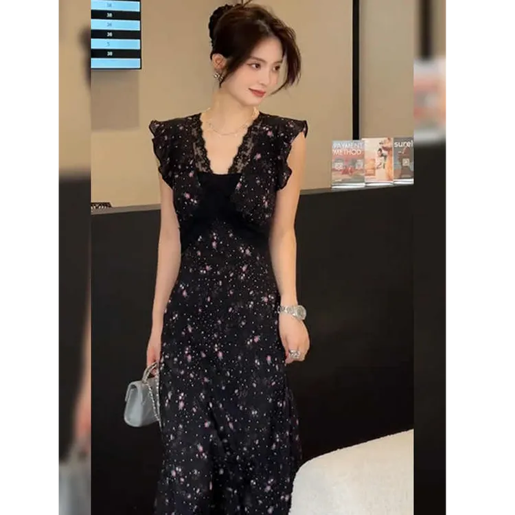 轻奢蕾丝拼接碎花连衣裙2025夏季度假风法式气质独特漂亮掐腰长裙