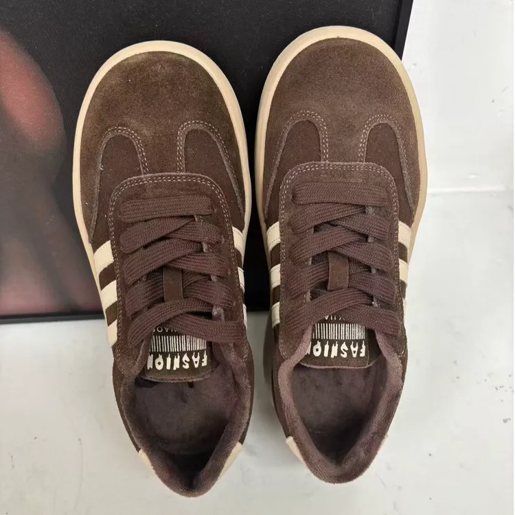 【摩姐姐欧韩】625265冬款真皮厚底百搭休闲薄绒德训板鞋