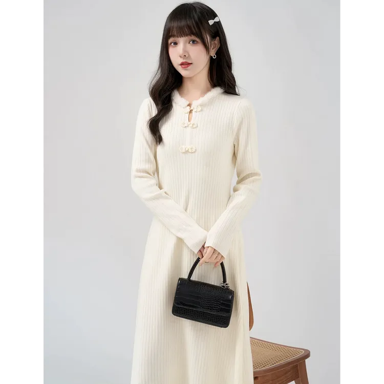 5010新中式国潮风盘扣显瘦毛领毛衣裙秋冬配大衣内搭针织连衣裙