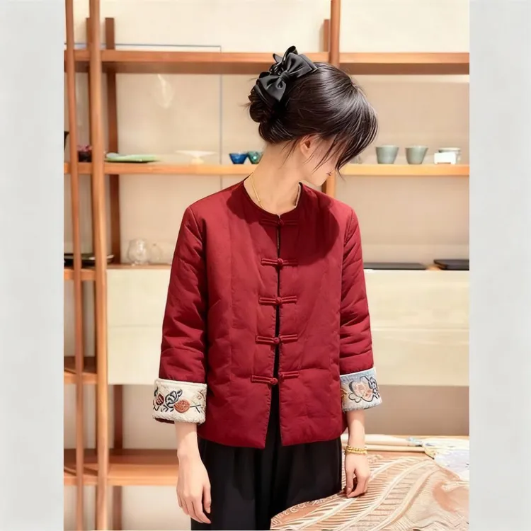 新中式国风盘扣棉服女2025复古风立领新款宽松刺绣袖口红色外套潮