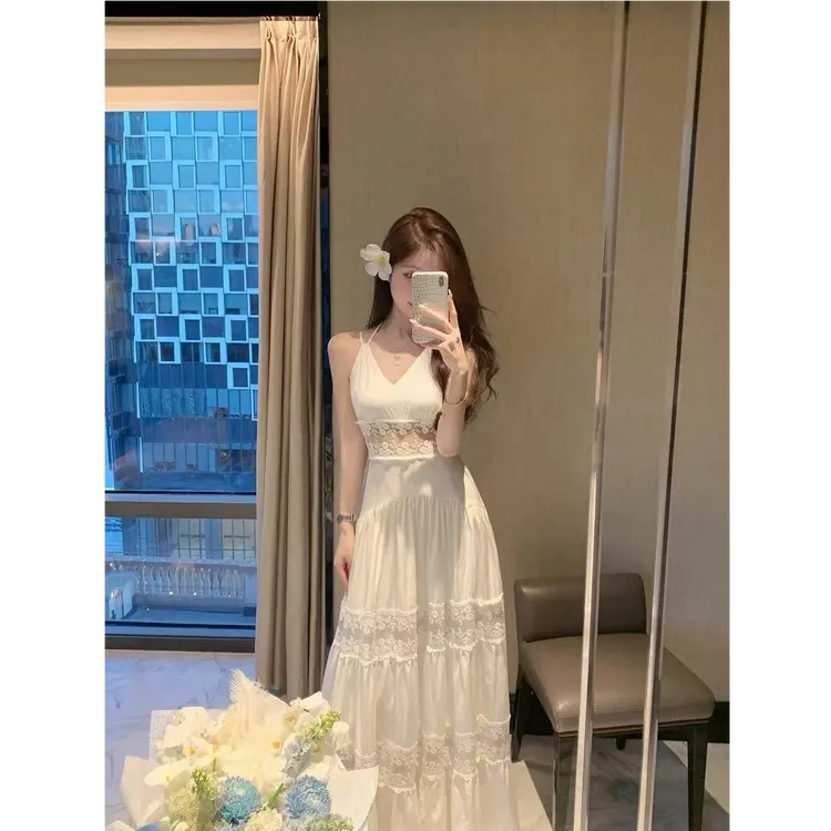 法式蕾丝拼接吊带连衣裙女收腰气质高级感度假高腰显瘦长裙1176