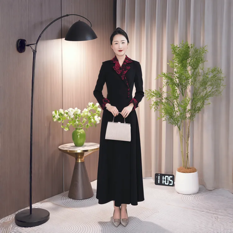 2025秋冬新款交叉西装领黑红配色华达呢中高腰拼接连衣裙显瘦气质