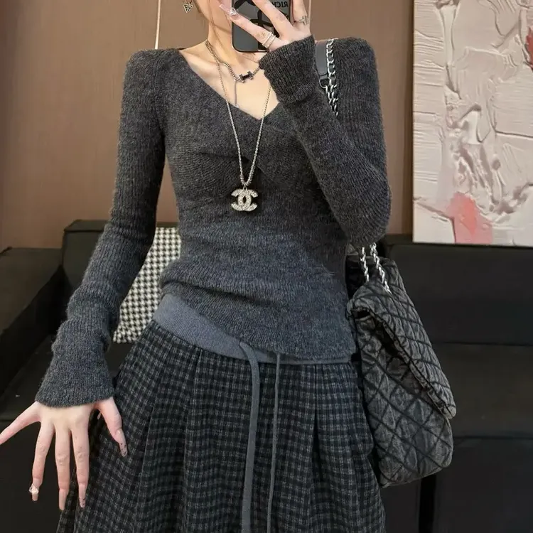 2025年秋冬新款设计感打底衫洋气针织衫修身毛衣显瘦上衣W2-33