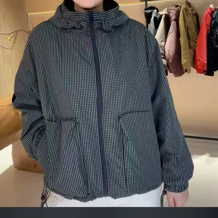 新款时尚百搭气质短款连帽小格抽绳外套