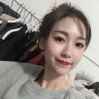 LULU精美小礼物一份（饰品等）
