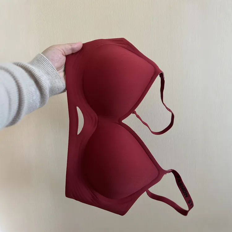 本命年红色内衣女无痕薄款聚拢显大小胸上托提拉无钢圈性感文胸罩