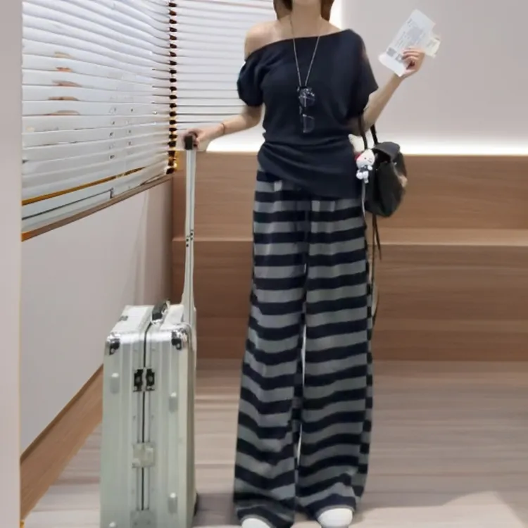 2025年春夏新款时尚露肩针织上衣+复古显瘦条纹松弛感休闲裤