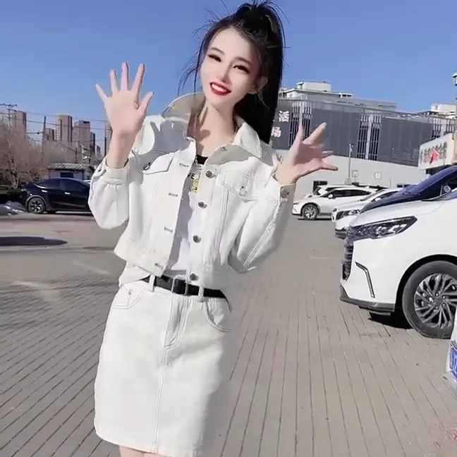 2025春季新款  牛仔套装  洋气时尚白色牛仔半身短裙  休闲百搭