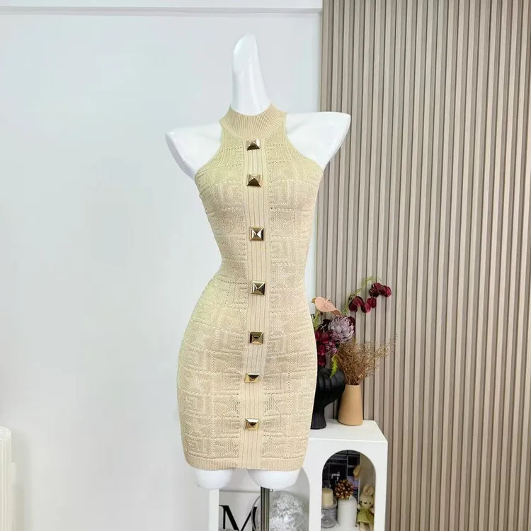 法式挂脖针织镂空连衣裙女夏季纯欲风气质修身显瘦紧身包臀短裙子