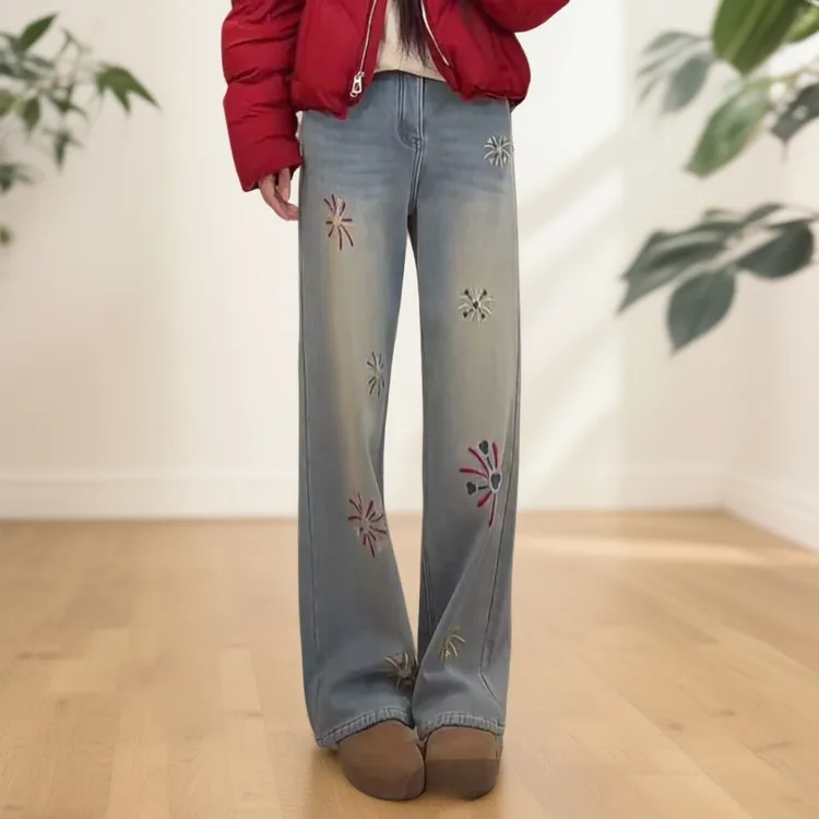 宿慕SUMU加绒加厚重工刺绣牛仔裤2025新款显瘦蓝色牛仔长裤33101