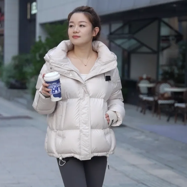 羽绒服女短款爆款2025新款正品时尚保暖秋冬宽松9086