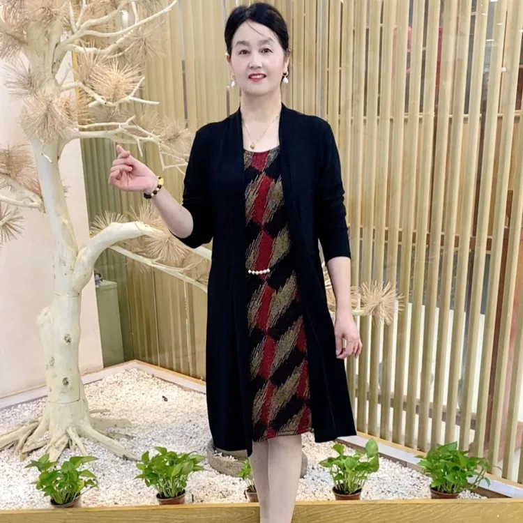 秋季新款妈妈装时尚洋气百搭圆领显瘦穿搭气质长袖假两件连衣裙