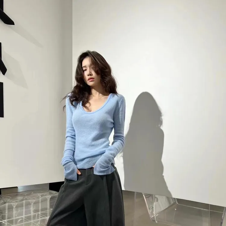 蓝色韩系针织衫女秋季新款软糯内搭打底衫t恤正肩低领上衣显瘦