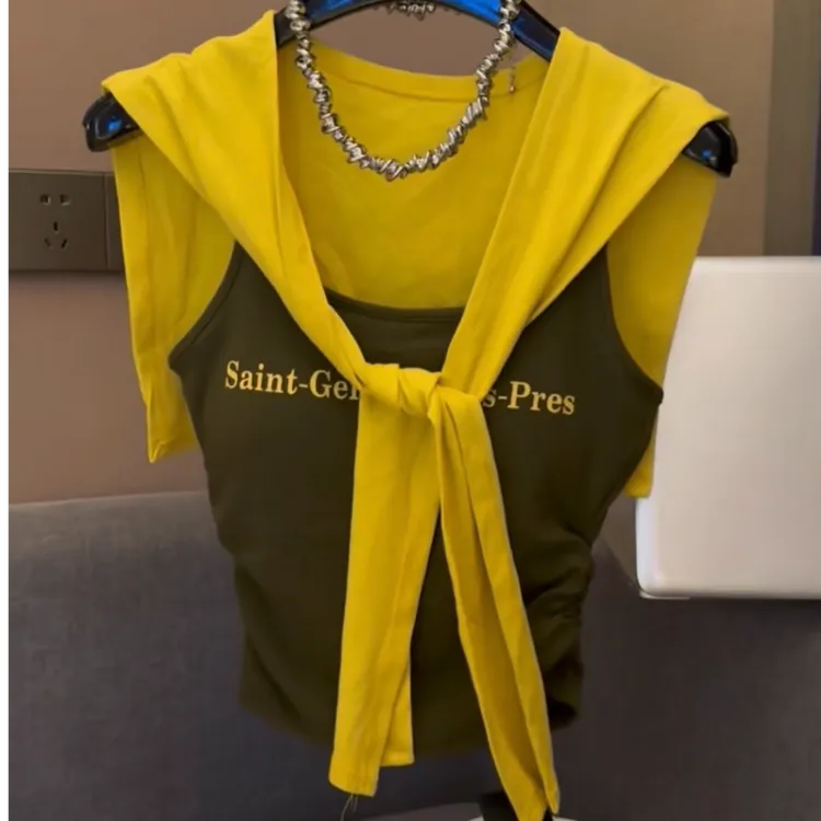 夏日纯欲辣妹自带胸垫字母印花吊带撞色搭肩松弛感背心两件套显瘦