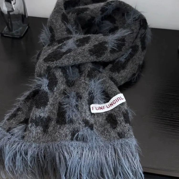 今年的豹纹鲨疯了！超酷立体豹纹灰羊毛围巾女秋冬高级感披肩围脖