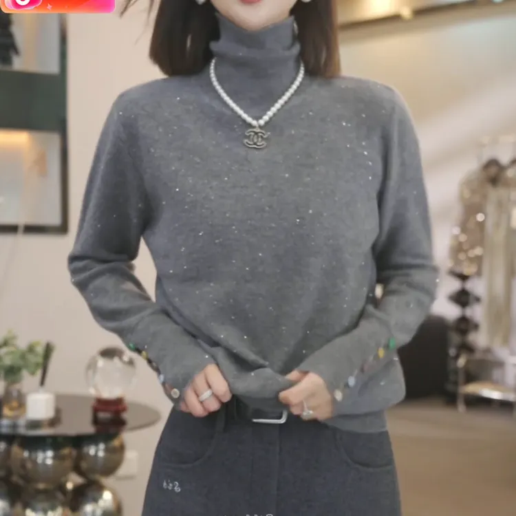 【暖映珠辉】2025新款时尚百搭星空袖扣高领套头针织衫LK2507653