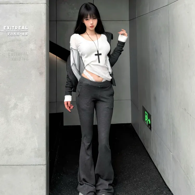 2025春季新款时尚白色打底针织衫气质显瘦洋气休闲百搭修身上衣女
