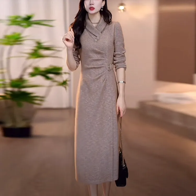 雪花绒气质轻奢高级感女装2025秋冬新款时尚加厚打底显瘦连衣裙子