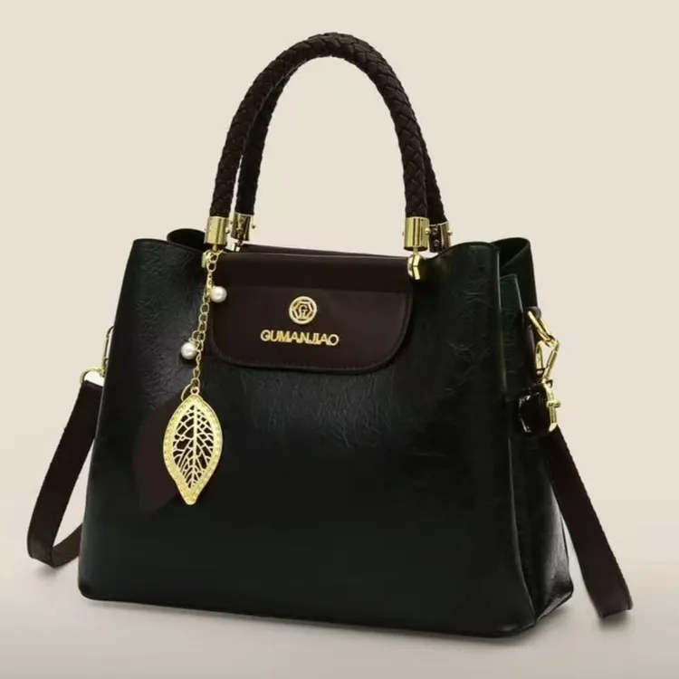 女士新款时尚百搭单肩斜挎包            