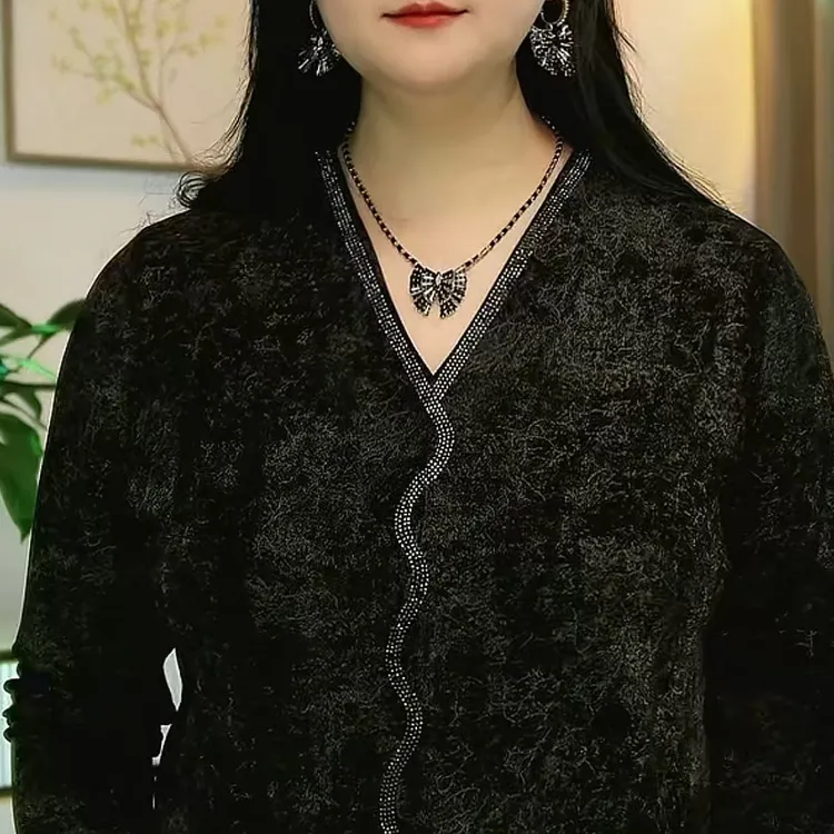 5595大码女装秋冬黑色打底衫加肥中老年妈妈小衫V领显瘦百搭上衣