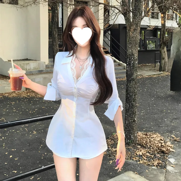 【圣洁白裳】纯欲辣妹蕾丝边衬衫女修身气质黑白色上衣