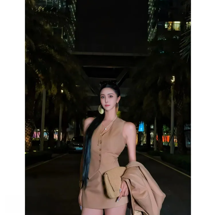A603 初秋贵气感穿搭干练高级感冷淡系老钱风马甲连衣裙时尚套装