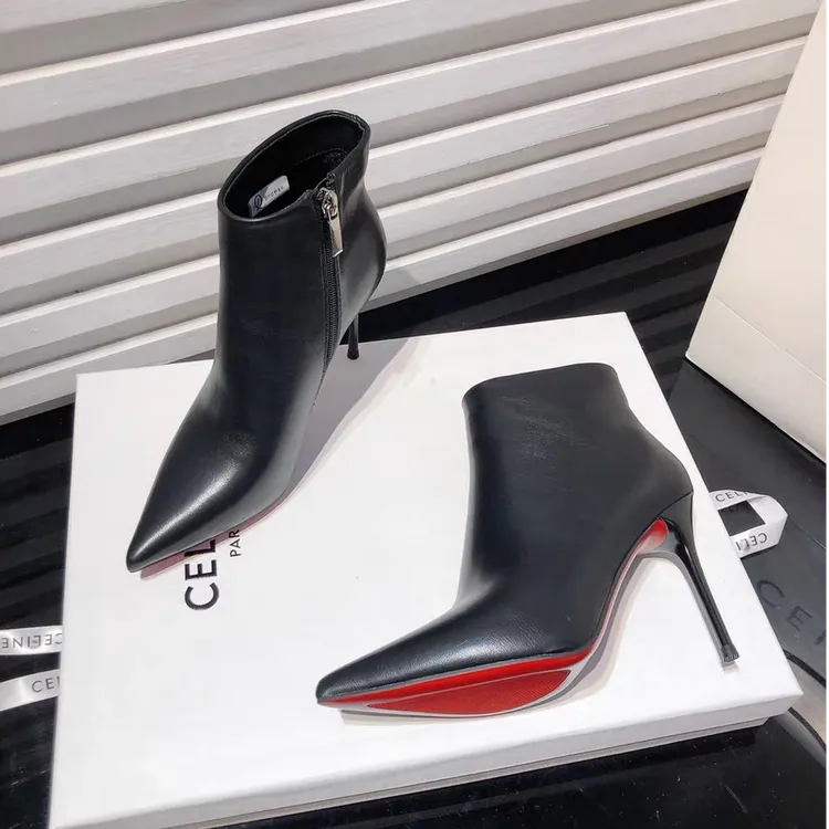 简约风气质尖头短靴女2025年秋冬新款加绒百搭细跟高跟马丁靴