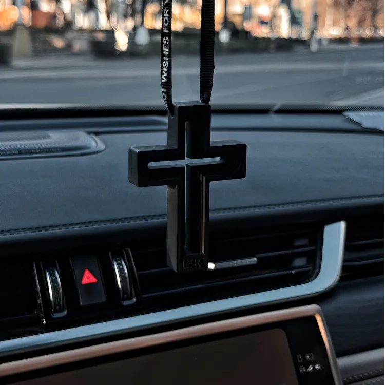 原创扩香石十字架手工汽车载香薰挂件男士香水新车内饰后视镜吊坠