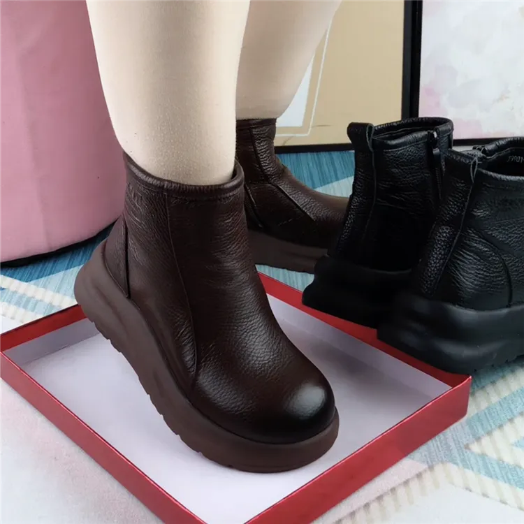 短靴女真皮厚底圆头靴子女休闲棉鞋女冬加绒轻便舒适软底马丁靴女