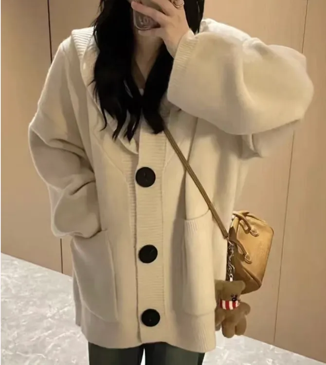 胖MM专属大扣连帽女秋冬中长款口袋毛衣宽松慵懒风松弛感针织开衫