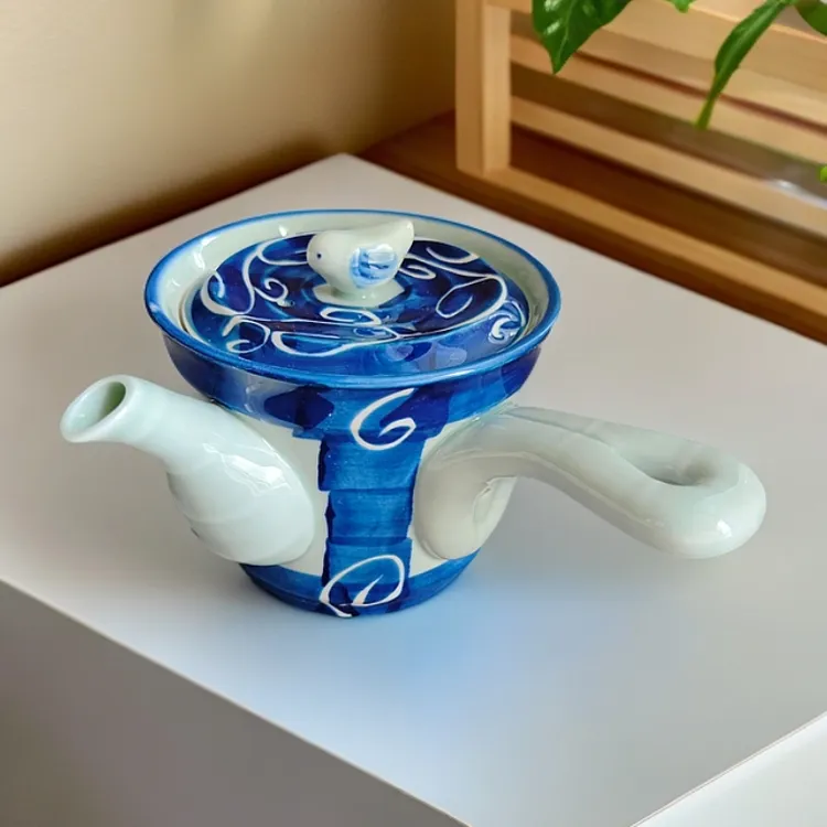 日本进口高温釉下彩陶瓷侧把壶带网过滤茶壶日式复古茶壶青花茶壶