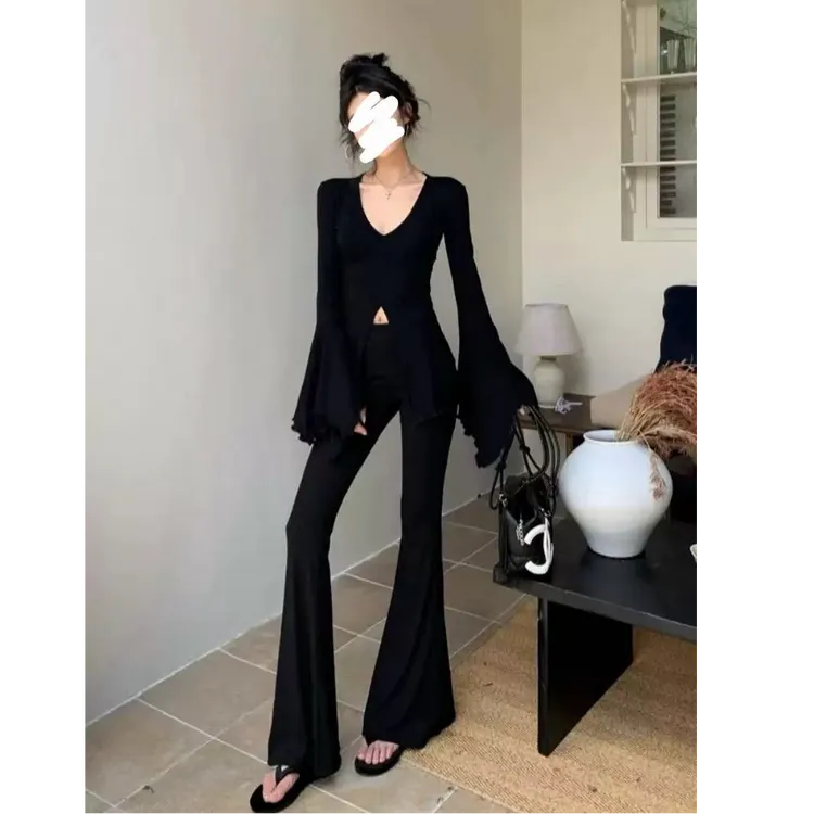 2025秋季新款美式辣妹风修身显瘦T恤女喇叭袖V领开叉微喇裤子套装