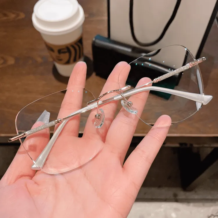 纯欲满天星无框近视眼镜切边轻奢方框大框显脸小潮变色眼镜防蓝光