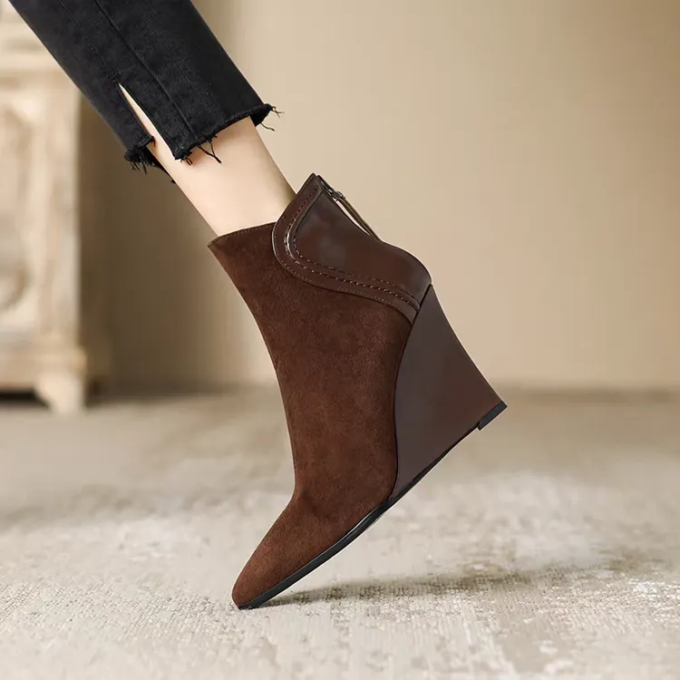 复古棕色坡跟短靴女法式气质尖头后拉链磨砂秋冬超高跟鞋时装靴子