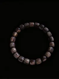 沉香越南芽庄女三金雷料白棋沉水单圈特速底（纹理随型）