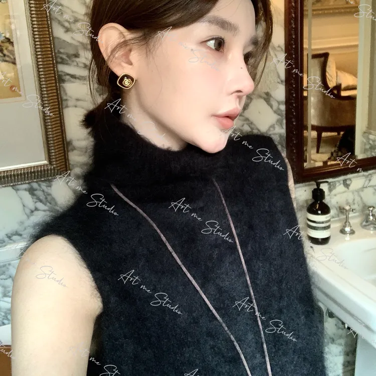 【ART ME】姐感100绵羊毛温柔软糯质感长绒毛高领针织马甲w24533
