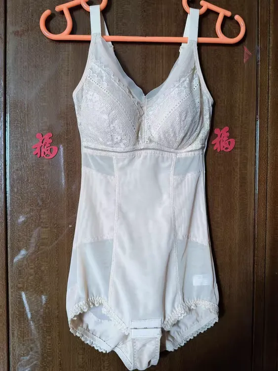 强压薄款塑形收腹塑身无钢圈收副乳吊带内衣提臀束腰美体瘦身衣