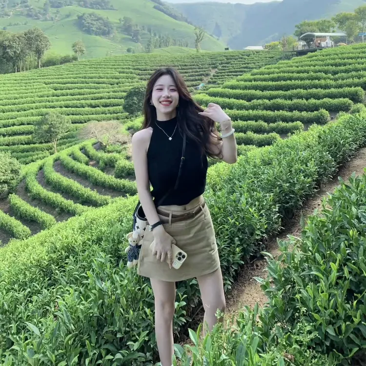 甜辣风挂脖小吊带上衣女夏季修身显瘦内搭短款背心高腰A字半身裙
