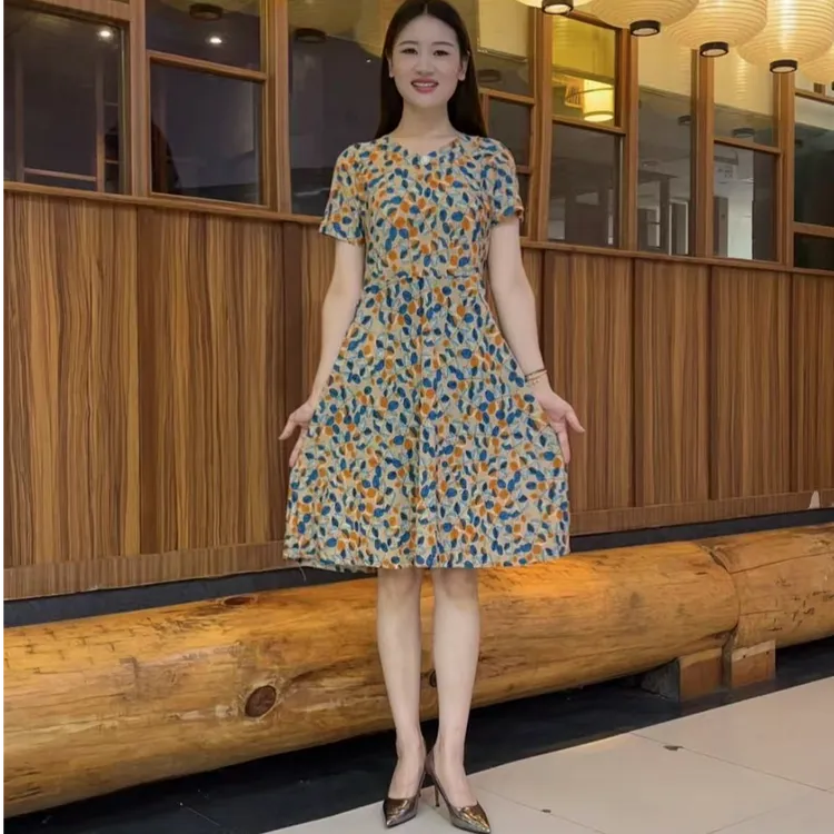 连衣裙女2025夏新款洋气印花新款气质遮肉显瘦弹力凉快a字大摆裙