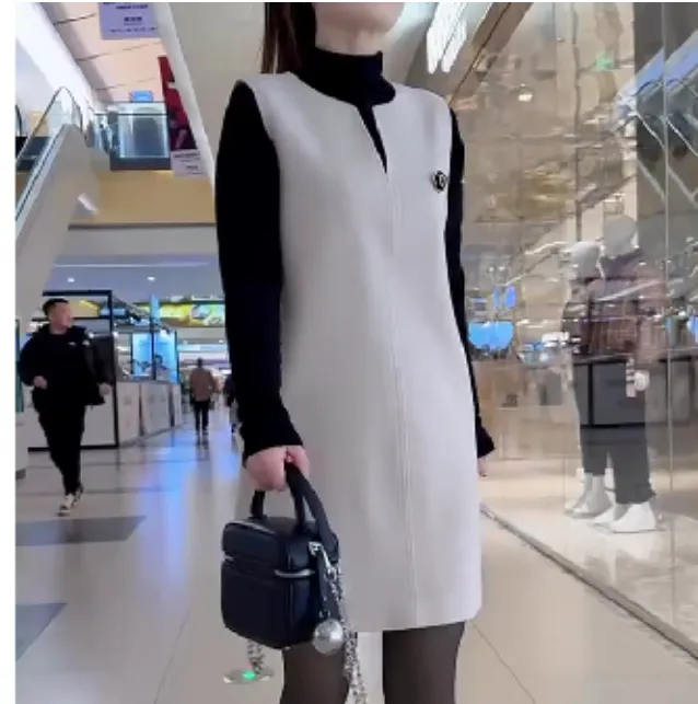 2025洋气新款时尚女装网红潮流气质韩版打底衫马甲裙ZOA