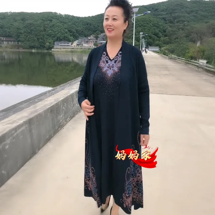 百搭高端妈妈婚宴礼服重工提花针织连衣裙两件套套装宽松125-145