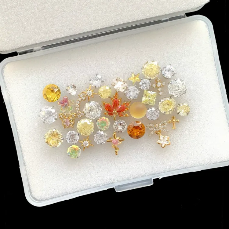 钛钢耳饰 枫叶故事｜金色钛钢耳钉高级感钛合金耳骨钉爆闪耳环