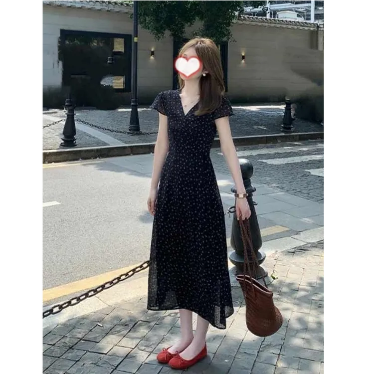 法式气质碎花雪纺连衣裙女夏季2025新款高级感时尚修身v领长裙子