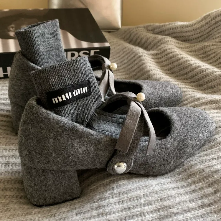 高级灰~秋冬穿搭yyds！晚晚风温柔呢子料单鞋女加绒蝴蝶结玛丽珍鞋