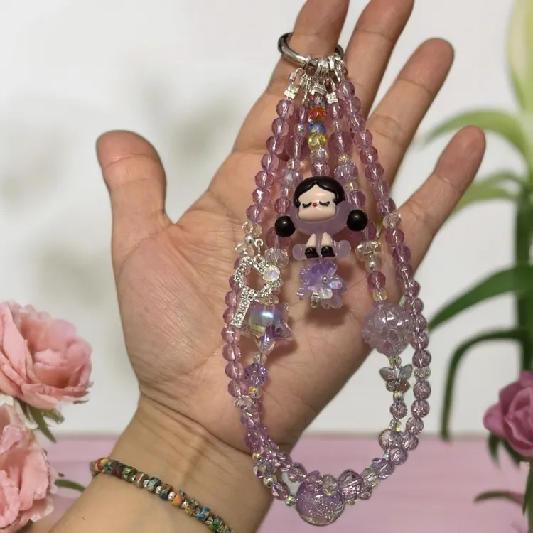 紫色水晶珠手机链，搭配可爱萌粒挂件挂饰