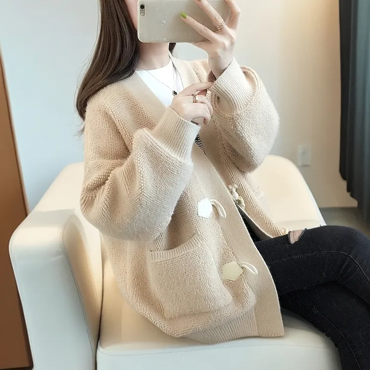 早春装针织开衫女2025新款牛角扣春秋宽松外搭毛衣外套洋气中长款