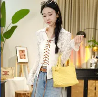 广州乐乐家～2025新款手工编织时尚潮流百搭纯色手提包BF0235