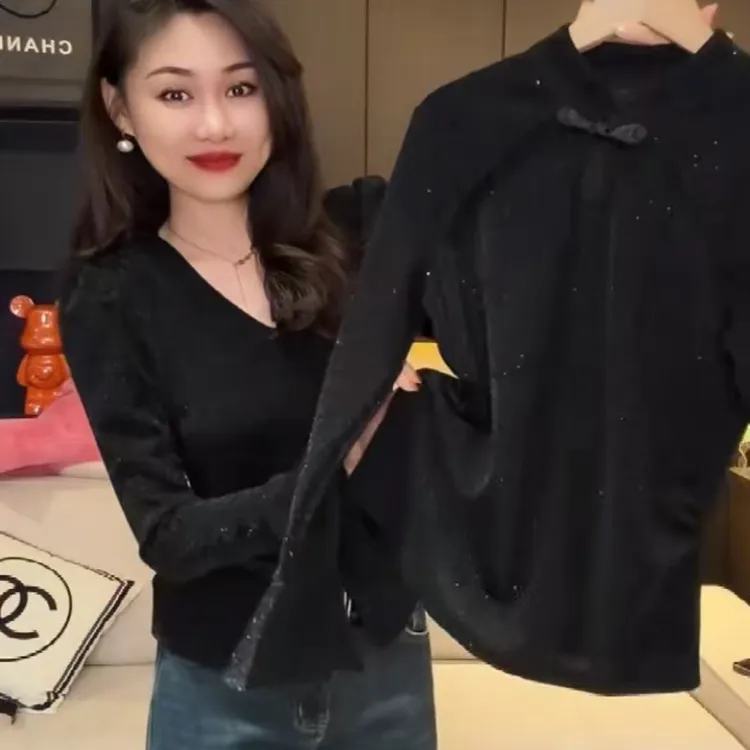 欧货时尚喇叭袖V领打底衫女春秋新款设计感收腰显瘦重工亮丝小衫t